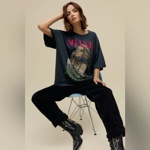 SHANIA LET'S GO GIRLS OS TEE IN VINTAGE BLACK